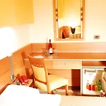Club Astor 4*