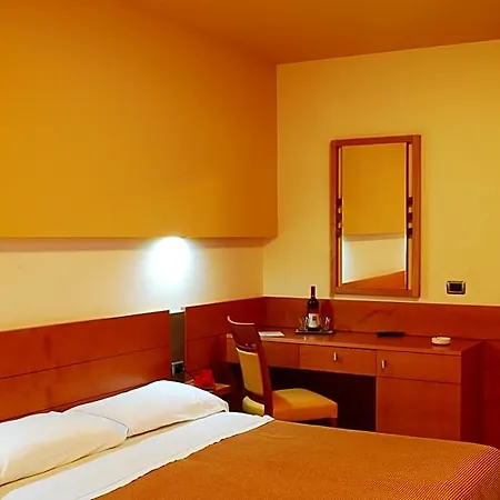 Club Astor 4* 우겐토