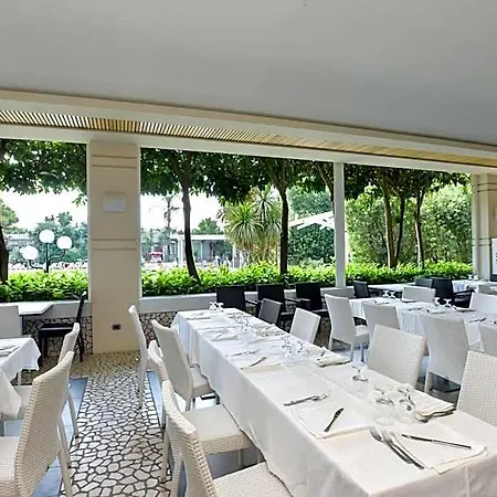 Otel Club Astor