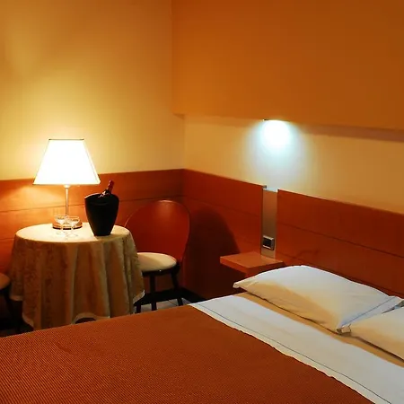Club Astor Hotel 4*